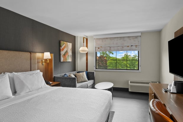 Images Holiday Inn Niagara Falls State Park Entry by IHG