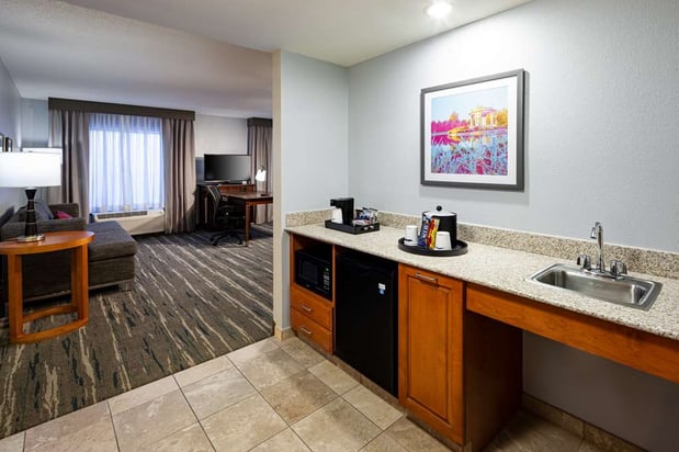 Images Hampton Inn & Suites St. Louis at Forest Park
