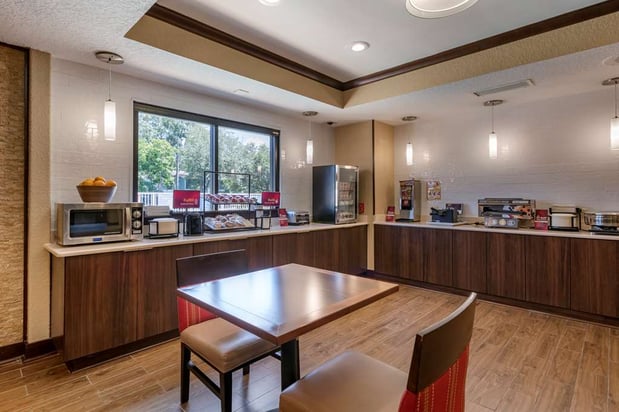 Images Best Western Plus Orlando East- UCF Area