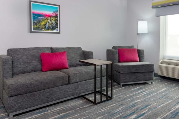 Images Hampton Inn and Suites-Winston-Salem/University Area NC