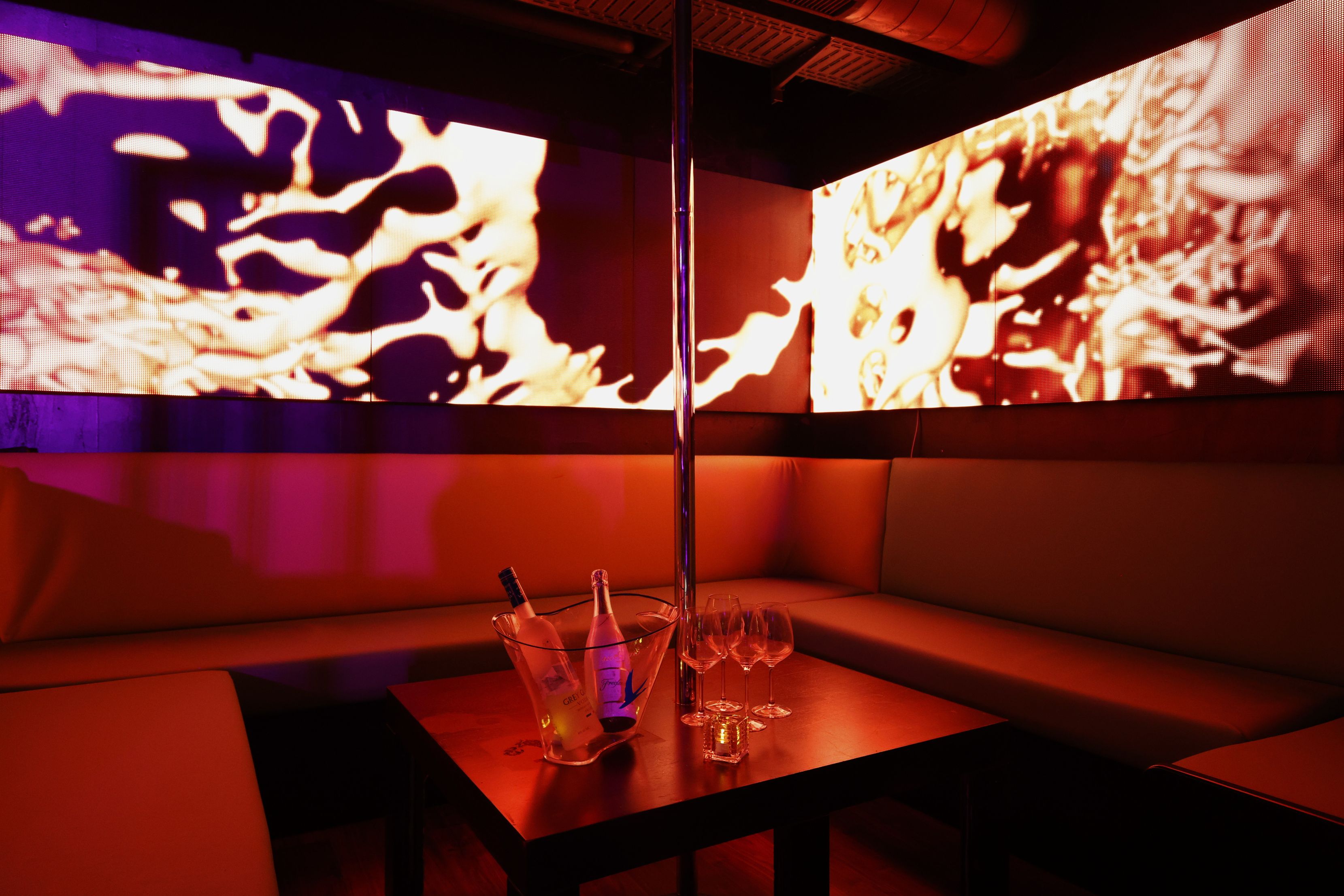 Bilder Crystal Club & Lounge | Stripclub | Tabledance | Live Shows | Nightclub