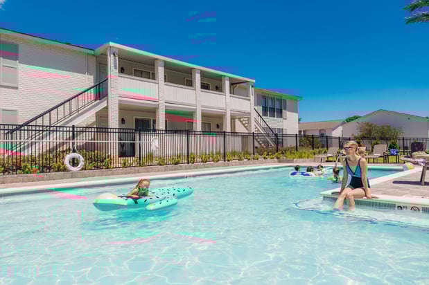 Images Bayou Shadows Apartment Homes