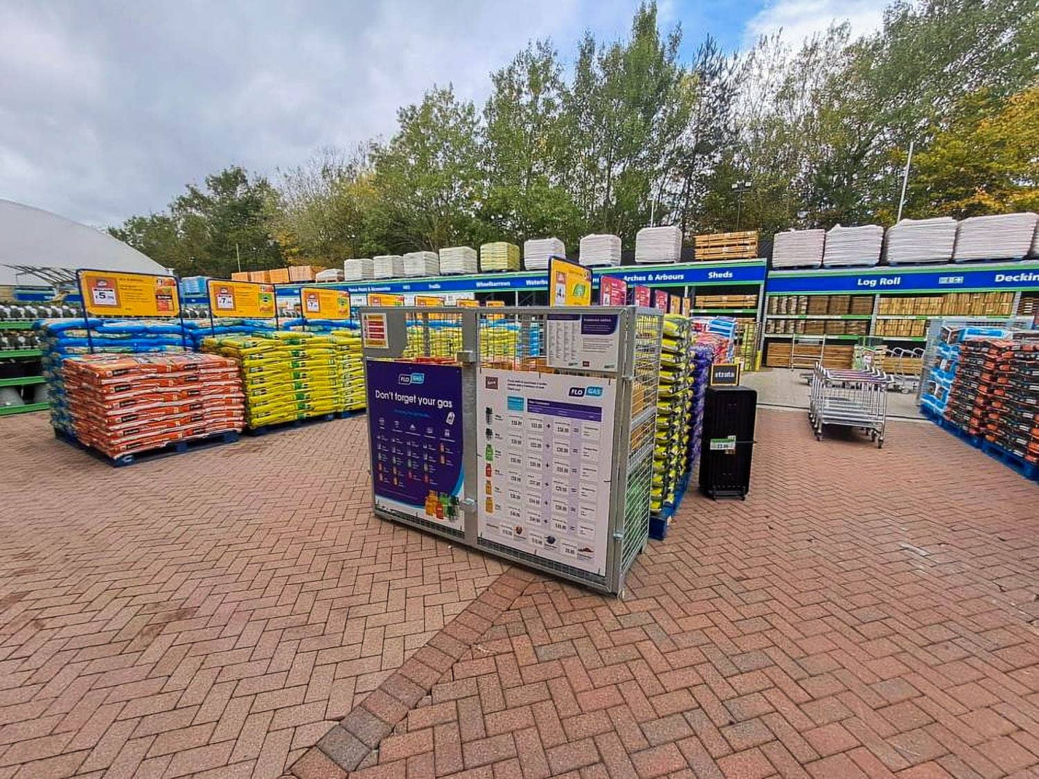 Images B&M Home Store with Garden Centre