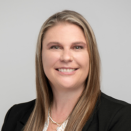 Karen Henderson headshot.