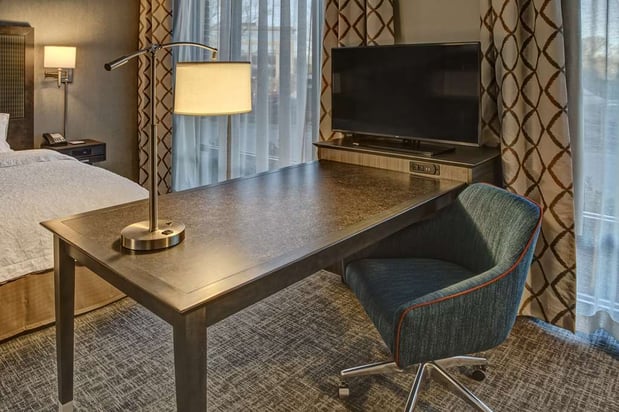 Images Hampton Inn & Suites Franklin Berry Farms