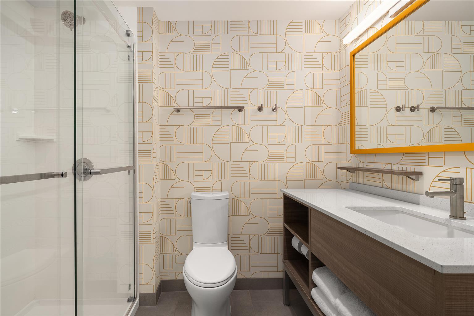 Guest room bath 