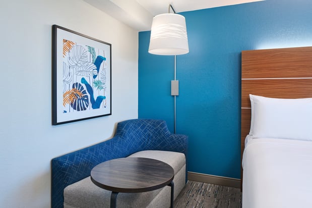 Images Holiday Inn Express Waikiki by IHG