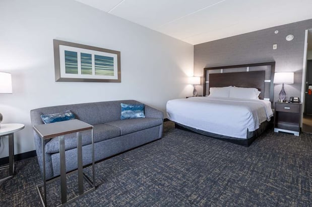 Images Hampton Inn & Suites Greensboro/Coliseum Area