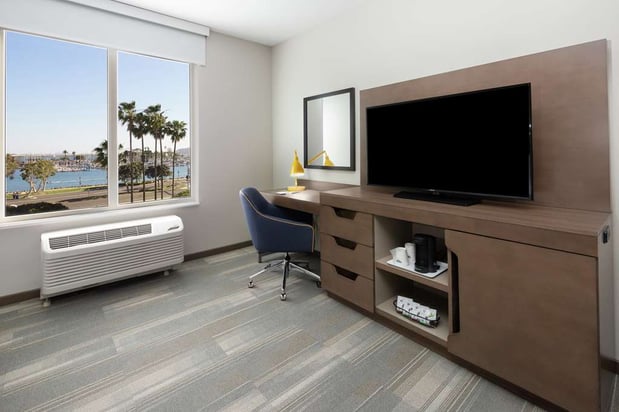 Images Hampton Inn & Suites San Diego Airport Liberty Station