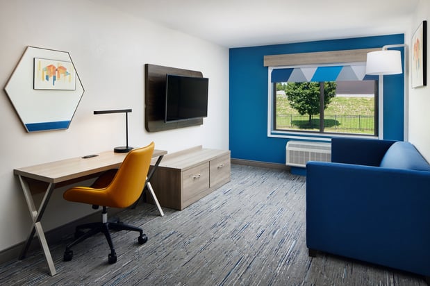 Images Holiday Inn Express & Suites Wheeling by IHG