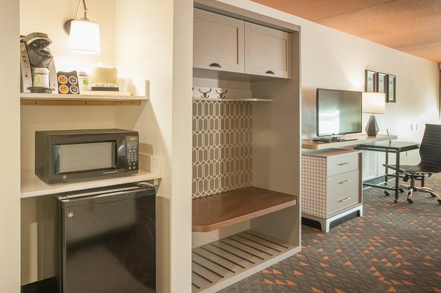Images Holiday Inn Pensacola - University Area by IHG