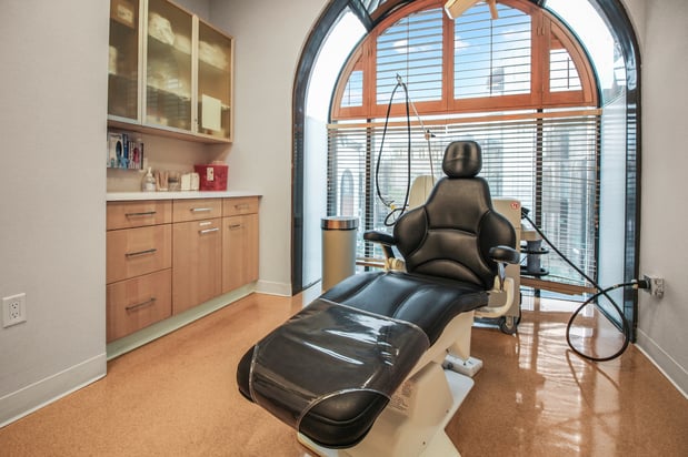 Images Moy, Fincher, Chipps Facial Plastics & Dermatology - Beverly Hills