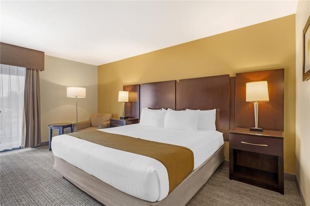 Images Best Western Plus Plaza by the Green