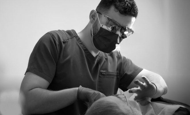 Eleve Dental Cosmetic & Implant Center Image