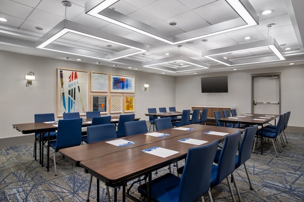 Images Holiday Inn Express & Suites Terre Haute by IHG