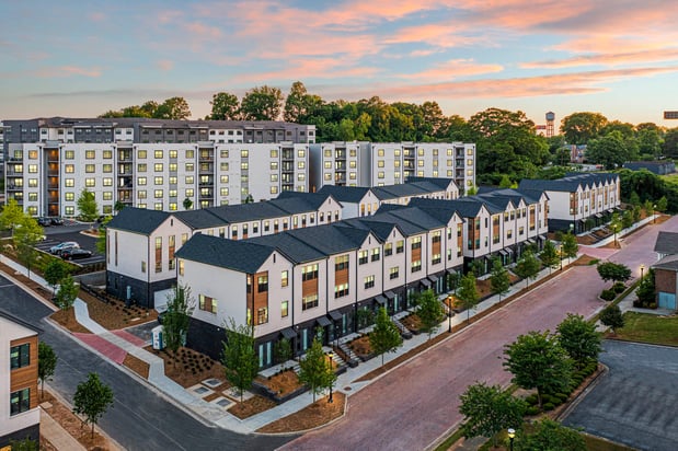 Images Saylor at Southside Trail | Luxury Townhomes for Rent