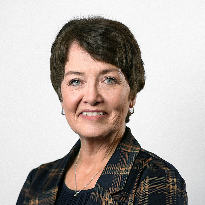 Bev McIsaac headshot.