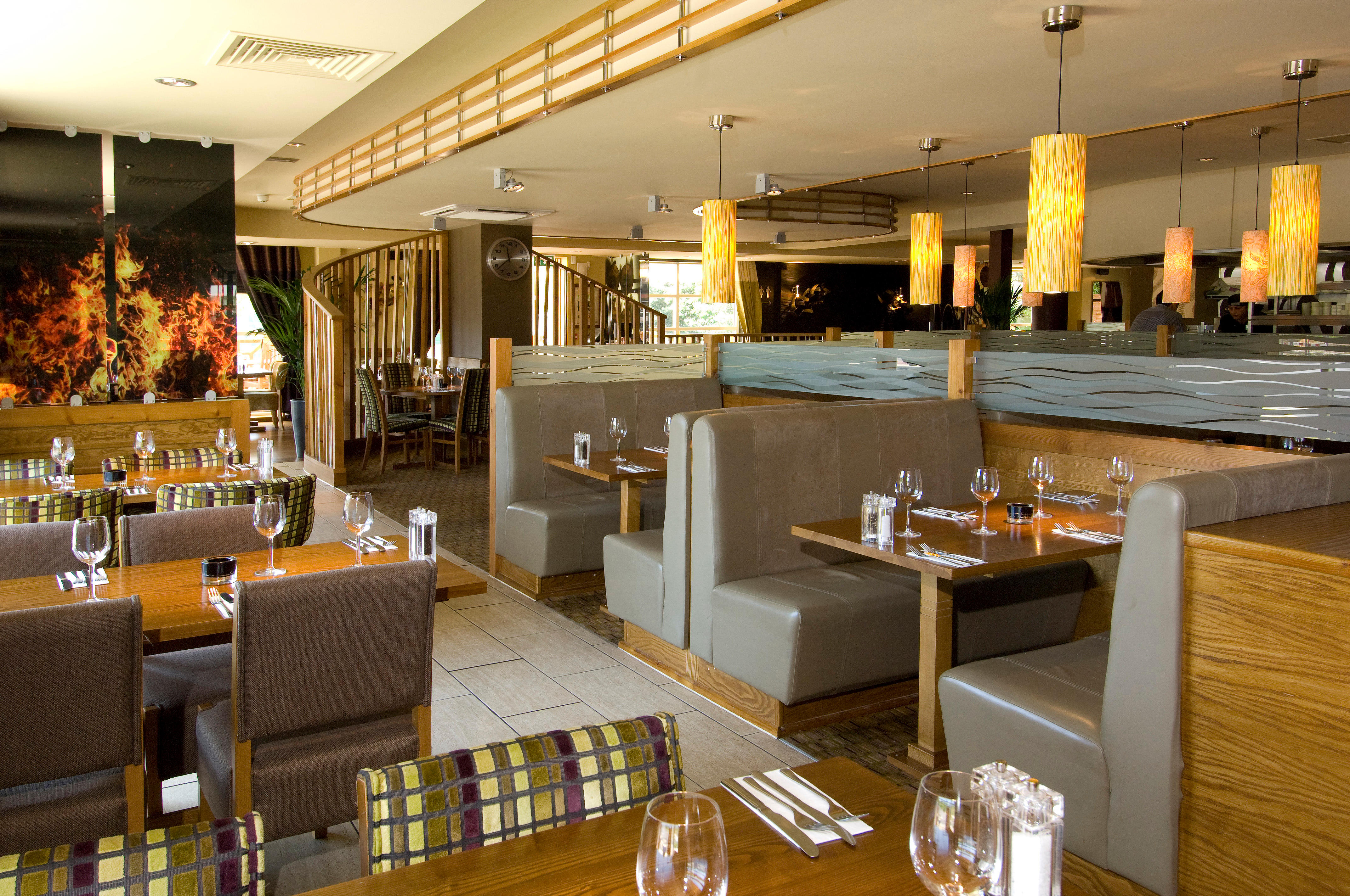 Beefeater restaurant interior Premier Inn Ashford (Eureka Leisure Park) hotel Ashford 03337 773668