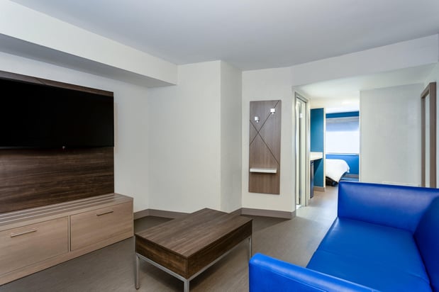 Images Holiday Inn Express Clearwater East - Icot Center by IHG