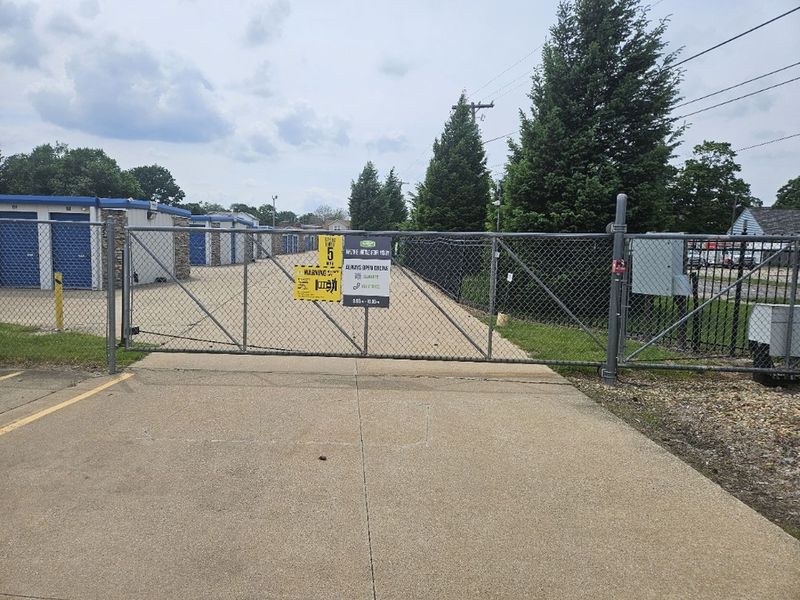 Security Screens - Storage Express at 812 Walnut St, Washington, IL 61571