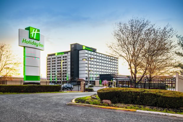 Images Holiday Inn Newark International Airport by IHG