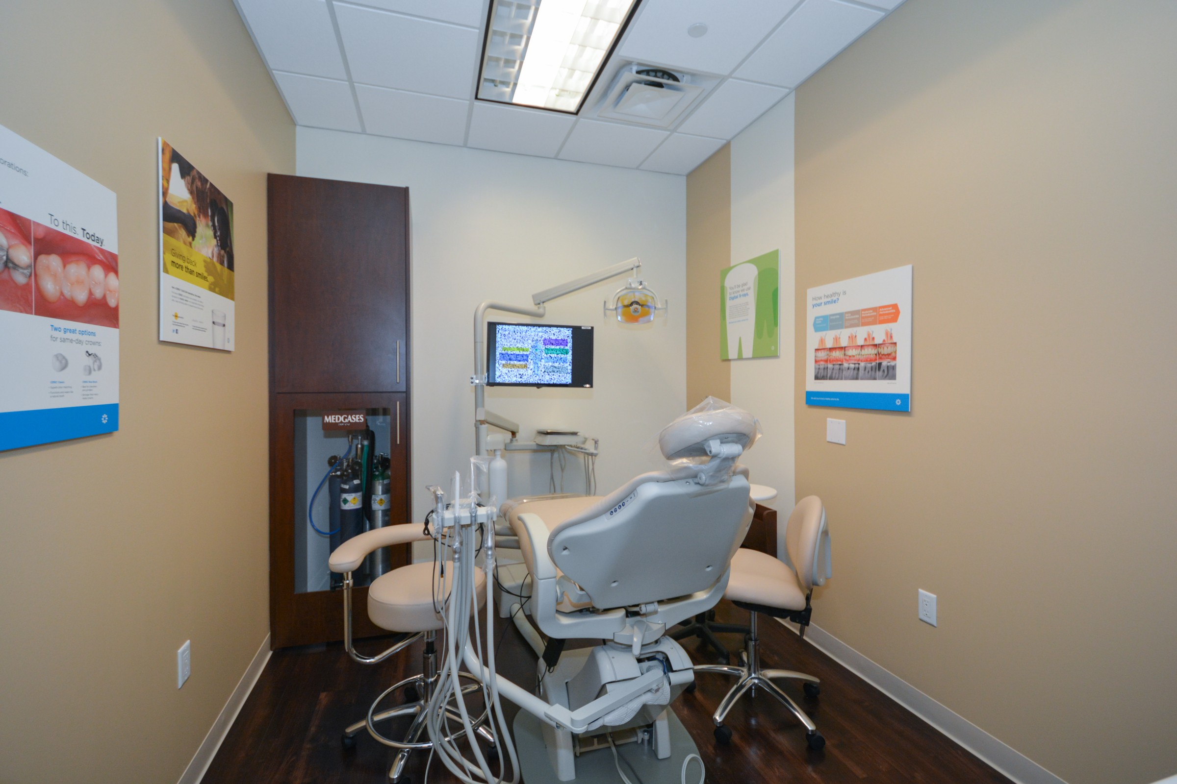 Our paperless system delivers electronic charting, digital imaging and enhanced case presentation at Weston Modern Dentistry Weston (954)248-2895