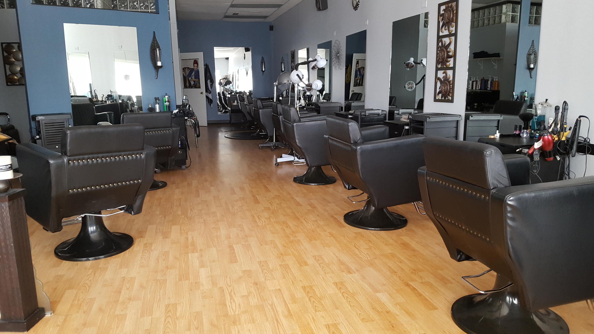 Illusions Hair Salon, East Kildonan MB Ourbis