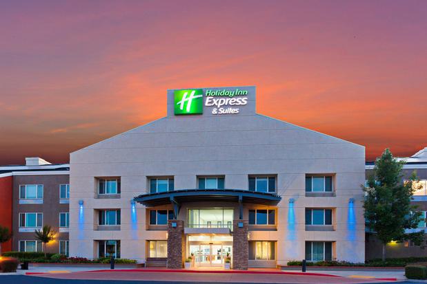 Images Holiday Inn Express & Suites Elk Grove West I-5, an IHG Hotel
