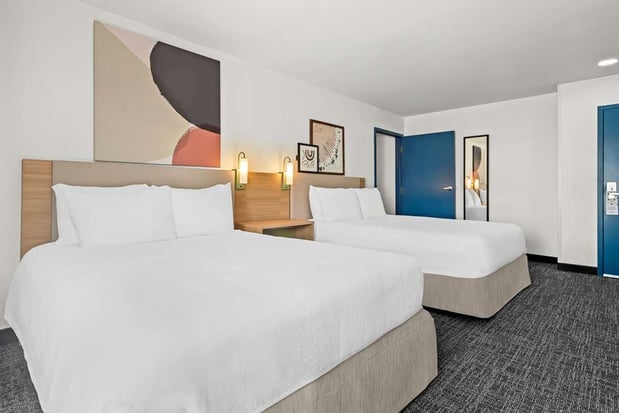 Images Spark by Hilton Oxford