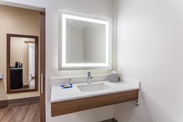 Images Holiday Inn Express & Suites Kearney by IHG