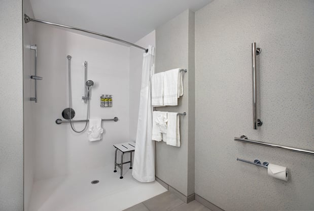 Images Holiday Inn Express & Suites Milwaukee - Brookfield by IHG