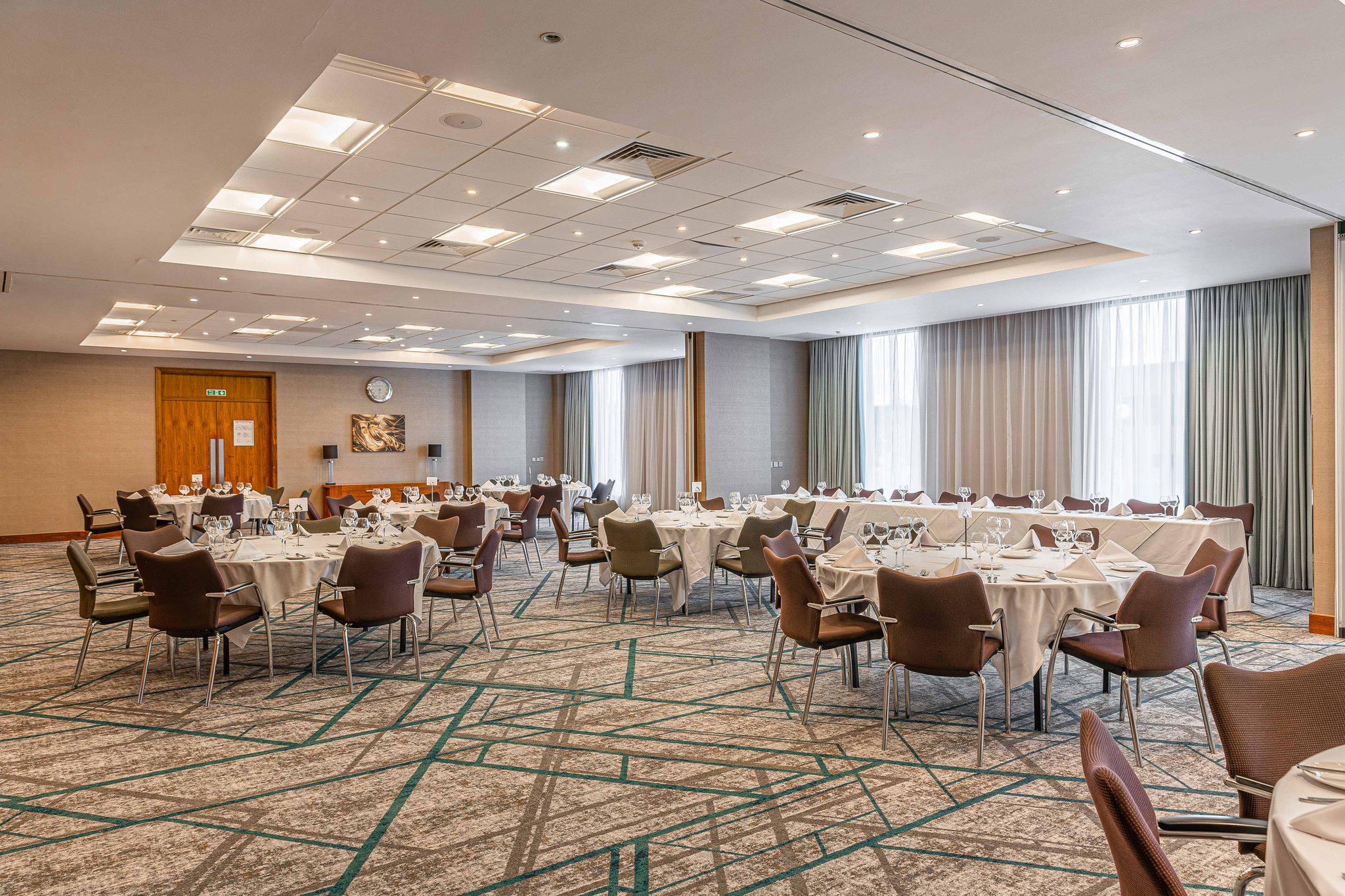 Crowne Plaza Reading East, an IHG Hotel Reading 01189 440444