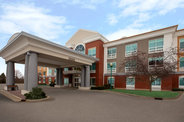 Images Holiday Inn Express & Suites Grand Rapids-North by IHG