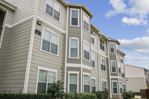 Images The Henry at Deerbrook