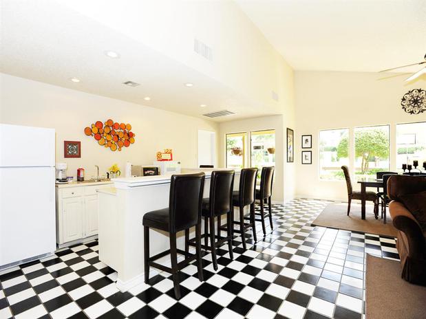 Images Summit Ridge Apartments