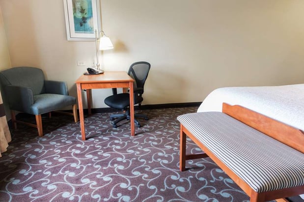 Images Hampton Inn & Suites Chicago Deer Park
