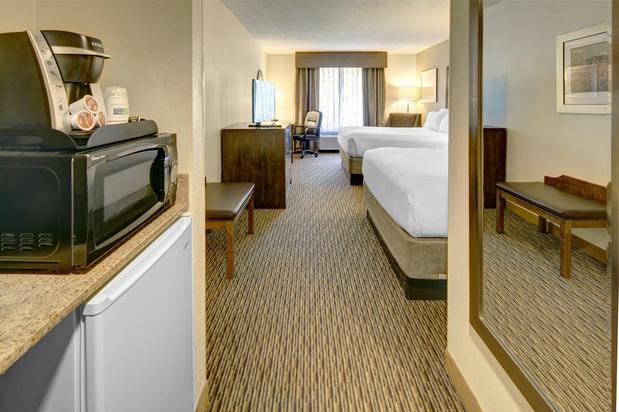 Images Holiday Inn Express & Suites Emporia, an IHG Hotel