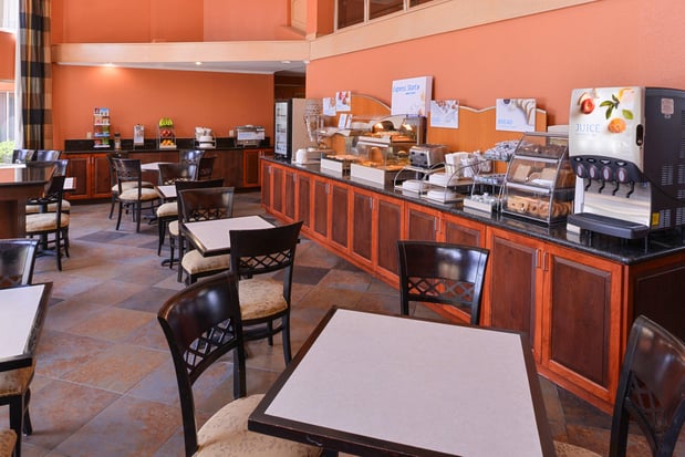 Images Holiday Inn Express Clearwater East - Icot Center by IHG