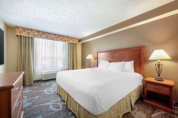 Images Best Western Plus Mid Nebraska Inn & Suites