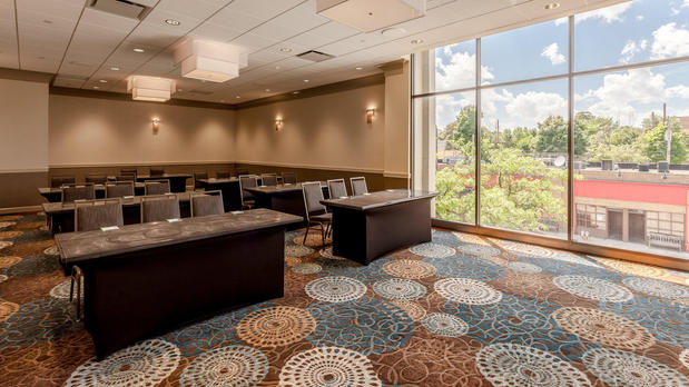 Images Holiday Inn Chicago North-Evanston by IHG