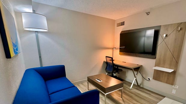 Images Holiday Inn Express Chicago-Downers Grove by IHG