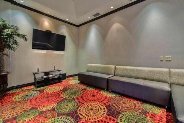 Images Holiday Inn Arlington NE-Rangers Ballpark by IHG