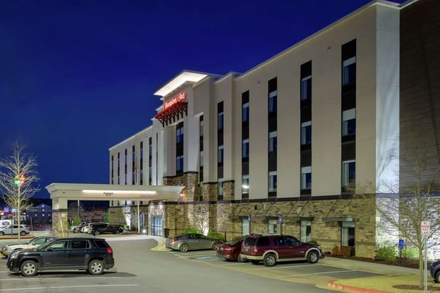 Images Hampton Inn Emerson LakePoint