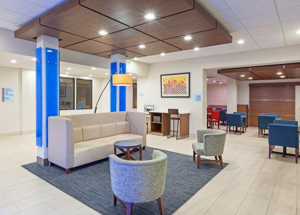 Images Holiday Inn Express & Suites Houston - Memorial Park Area by IHG