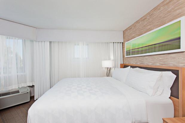 Images Holiday Inn Palmdale-Lancaster by IHG