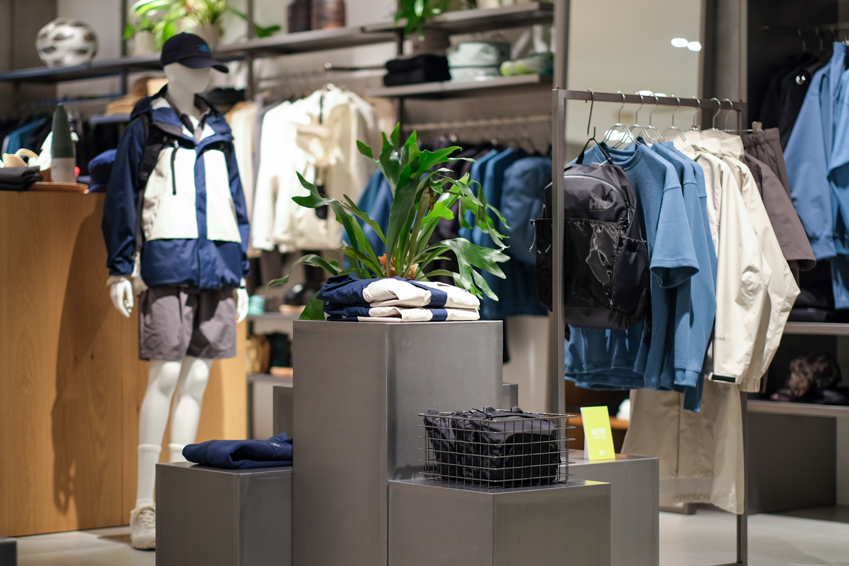 Images HELLY HANSEN (ヘリーハンセン) 原宿