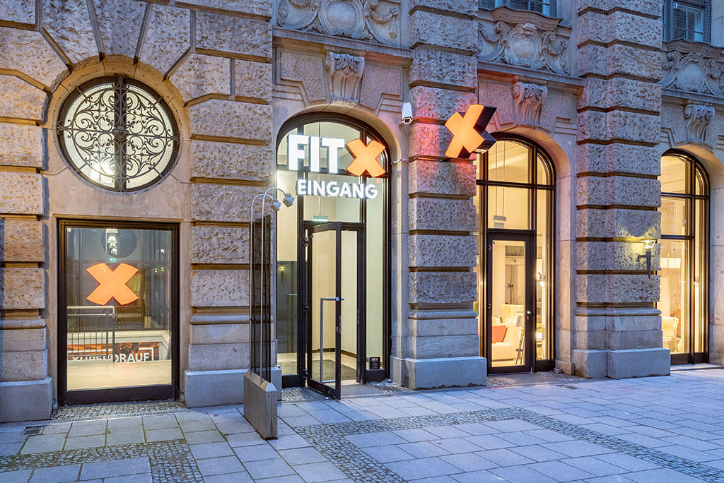 Bild 1 FitX Fitnessstudio in München