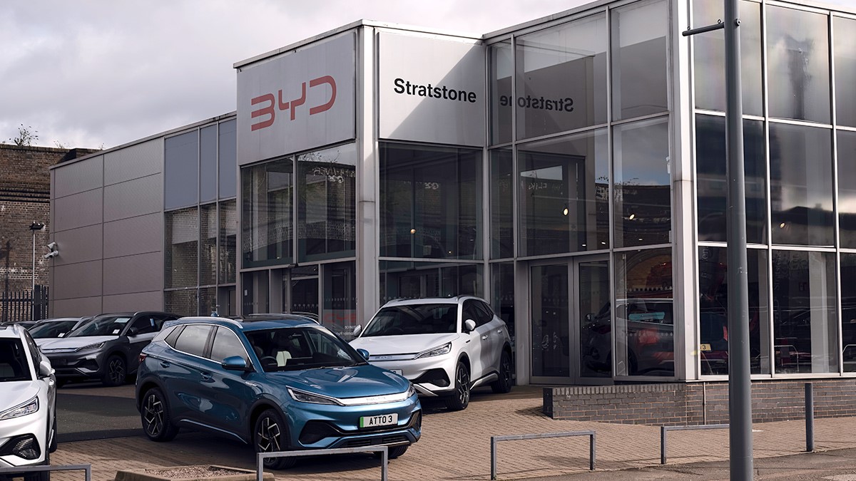 Images Stratstone BYD Birmingham