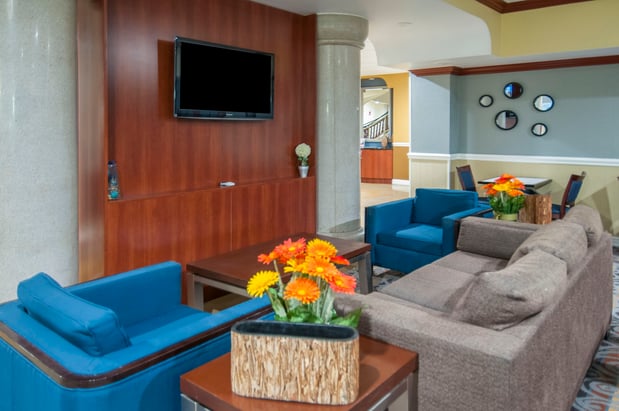 Images Holiday Inn Express & Suites Bakersfield Central by IHG