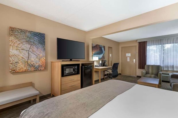 Images Best Western Plus Landing View Inn & Suites